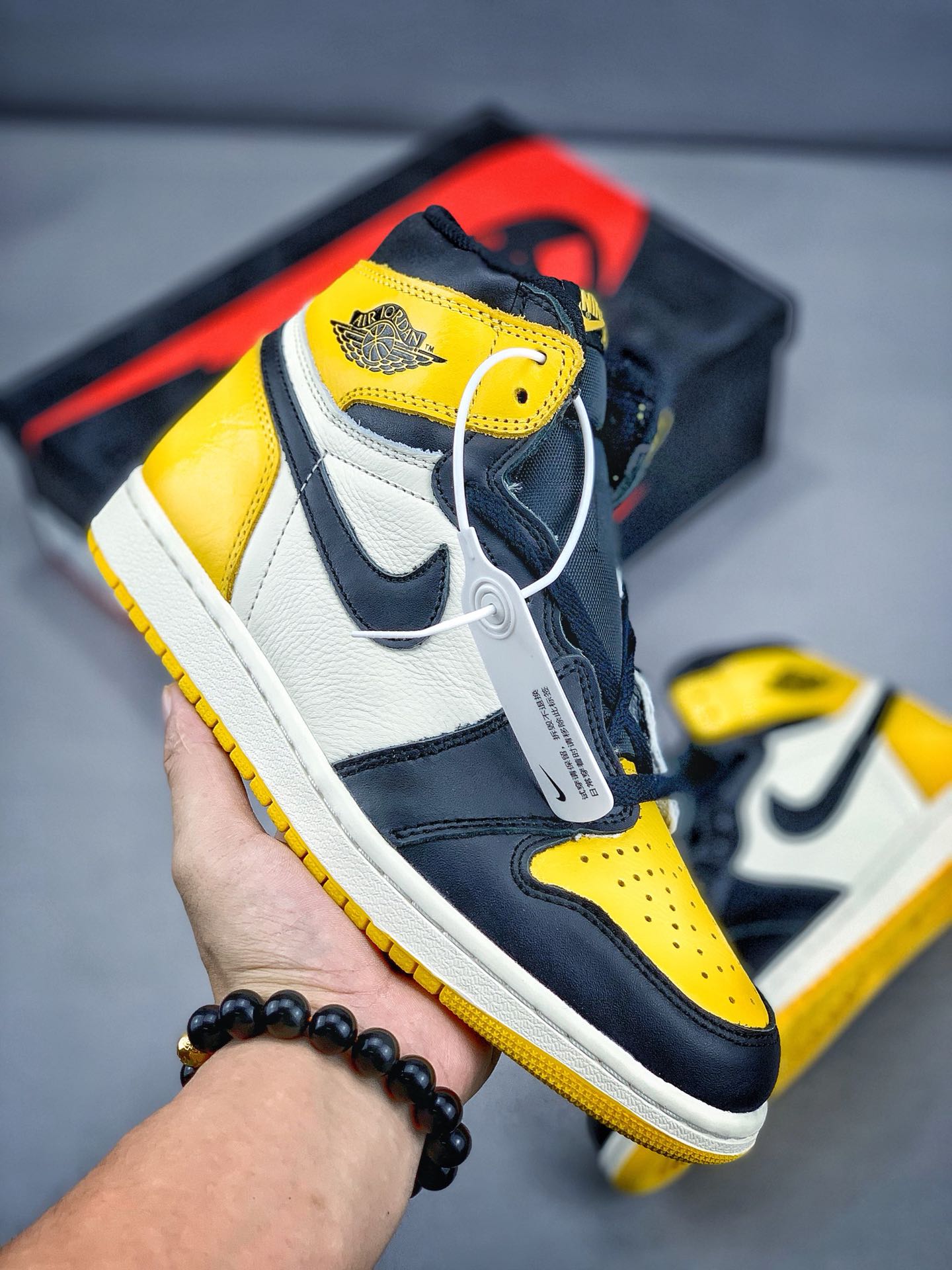 220原价市场280 Air Jordan 1 “Yellow Toe”黑黄脚趾曾经的天价配色AR1020-700