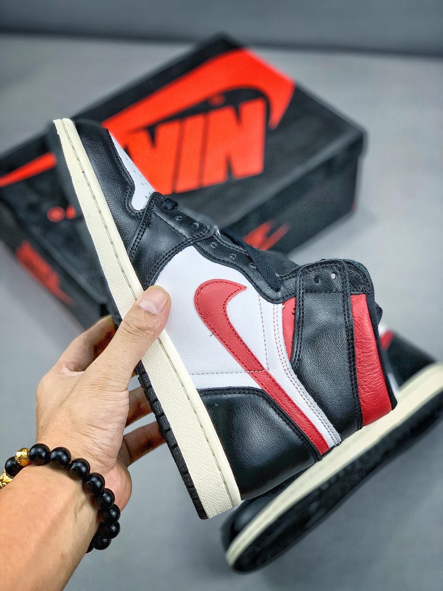 220原价市场280 Jordan 1 Retro High OG “Gym Red”555088-061