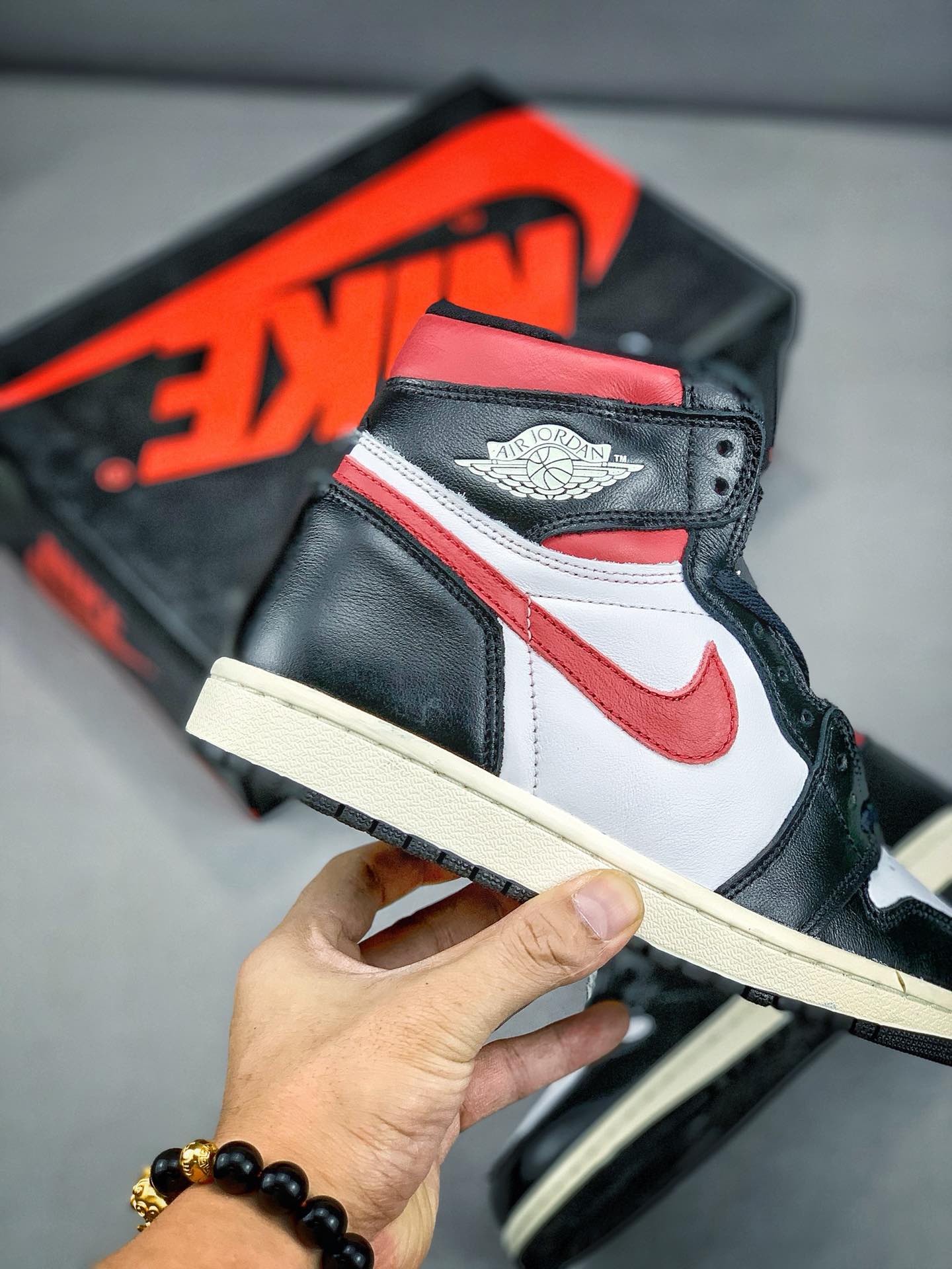 220原价市场280 Jordan 1 Retro High OG “Gym Red”555088-061
