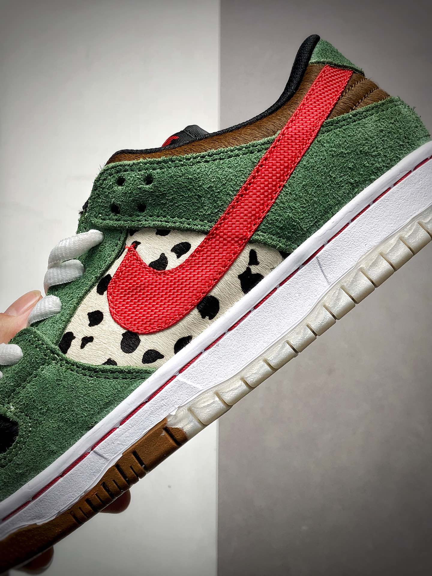 220纯原版本 耐克Nike SB Dunk High Dog Walker 耐克斑点豹纹配色板鞋 BQ6827-301