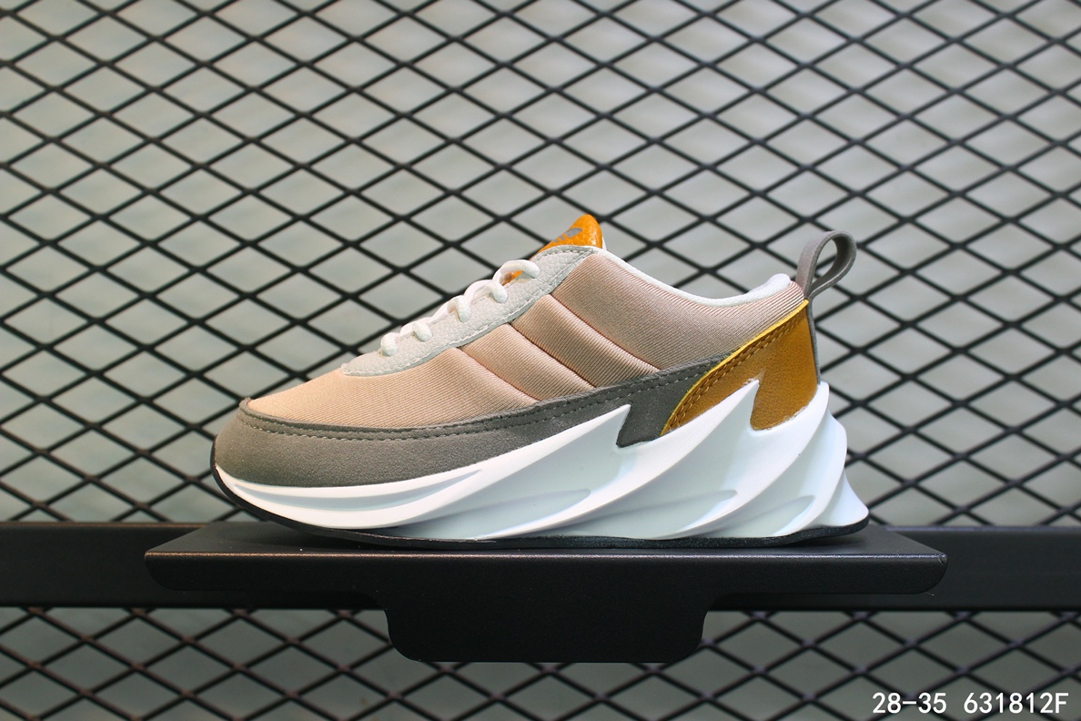 100阿迪达斯adidas 鲨鱼 童鞋 亲子鞋 休闲潮流跑鞋！