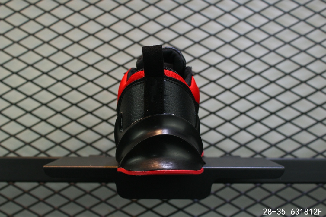 100阿迪达斯adidas 鲨鱼 童鞋 亲子鞋 休闲潮流跑鞋！