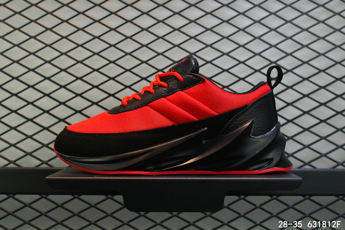 100阿迪达斯adidas 鲨鱼 童鞋 亲子鞋 休闲潮流跑鞋！