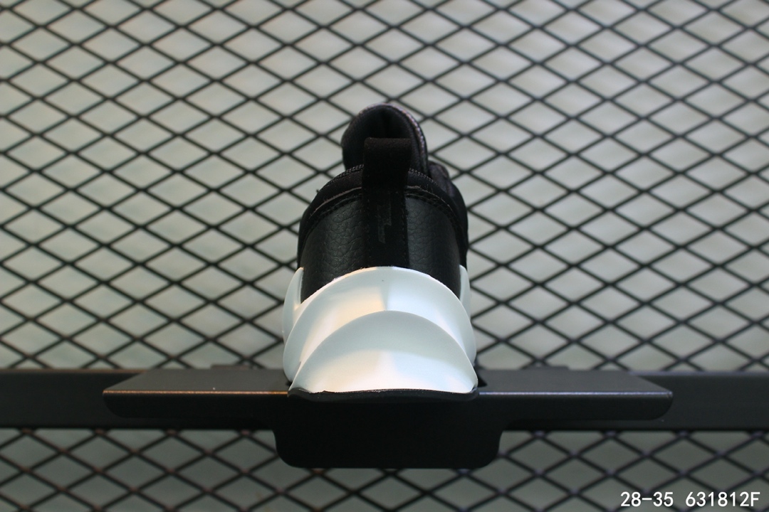 100阿迪达斯adidas 鲨鱼 童鞋 亲子鞋 休闲潮流跑鞋！