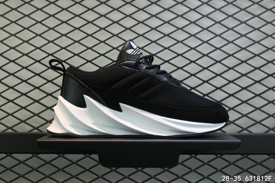 100阿迪达斯adidas 鲨鱼 童鞋 亲子鞋 休闲潮流跑鞋！