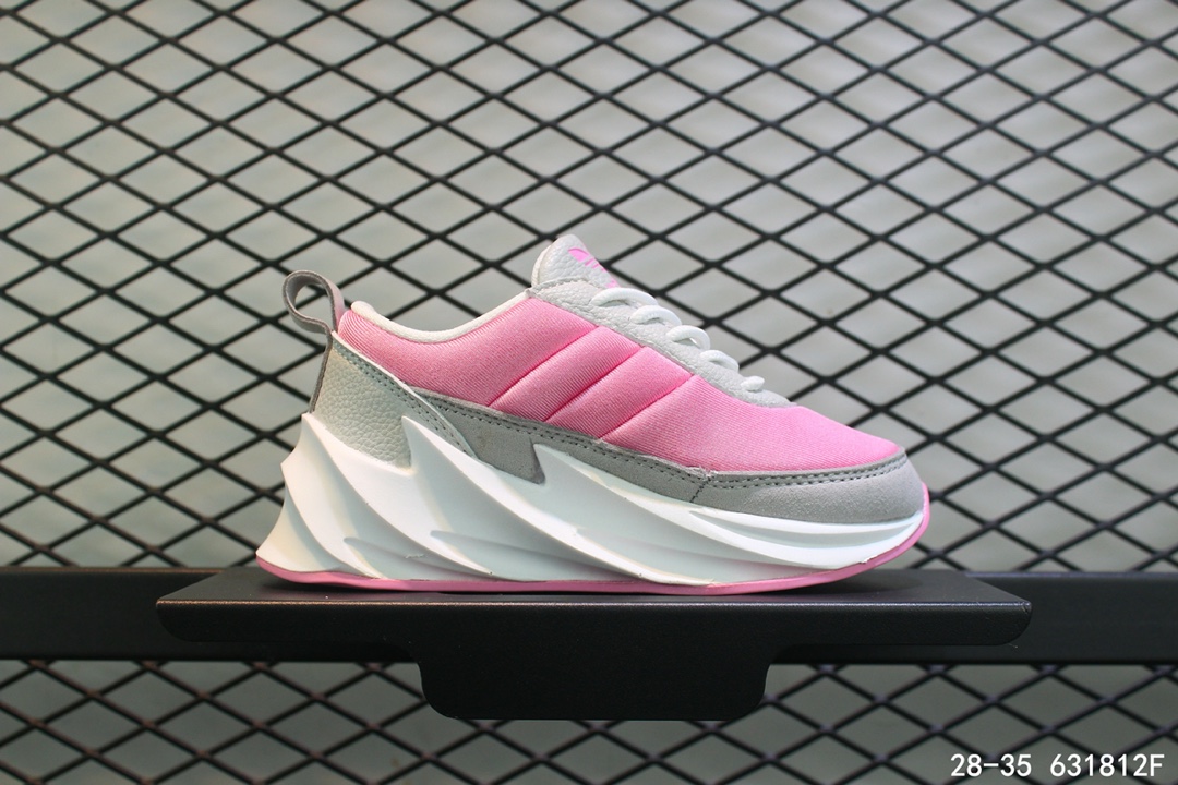 100阿迪达斯adidas 鲨鱼 童鞋 亲子鞋 休闲潮流跑鞋！