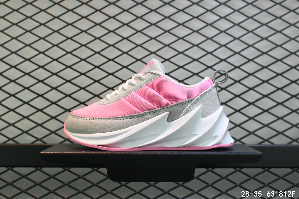 100阿迪达斯adidas 鲨鱼 童鞋 亲子鞋 休闲潮流跑鞋！