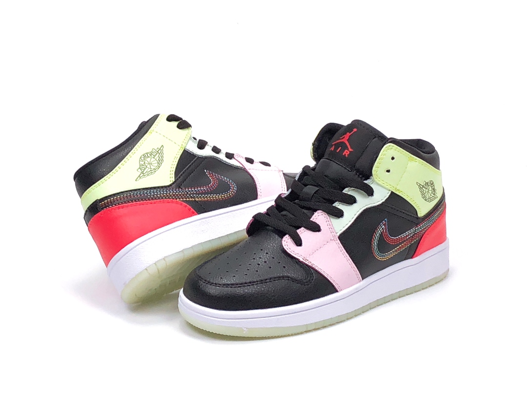 240【全网独家首发新配色】Air Jordan 1 Mid 货号：AV5174-076