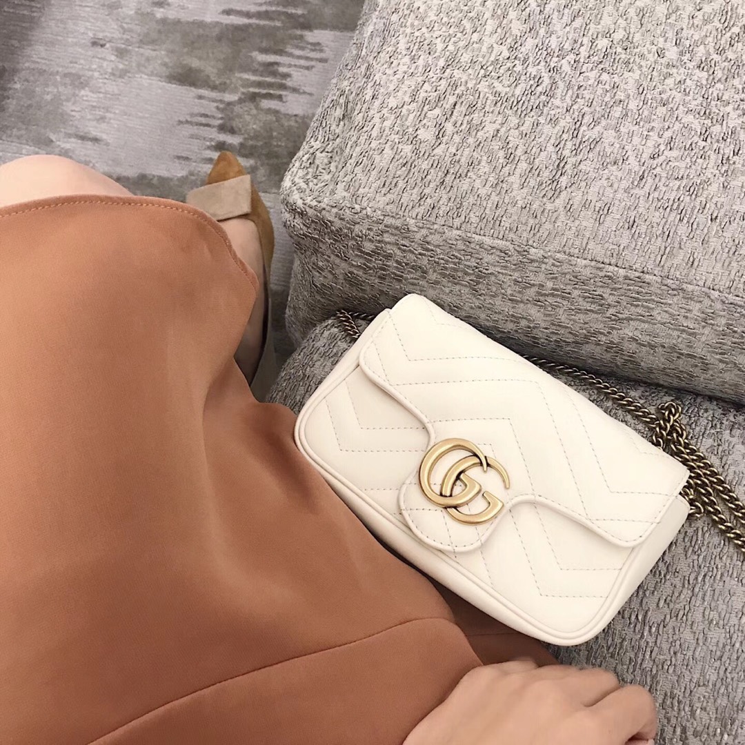 Gucci 476433. mini double G chain bag