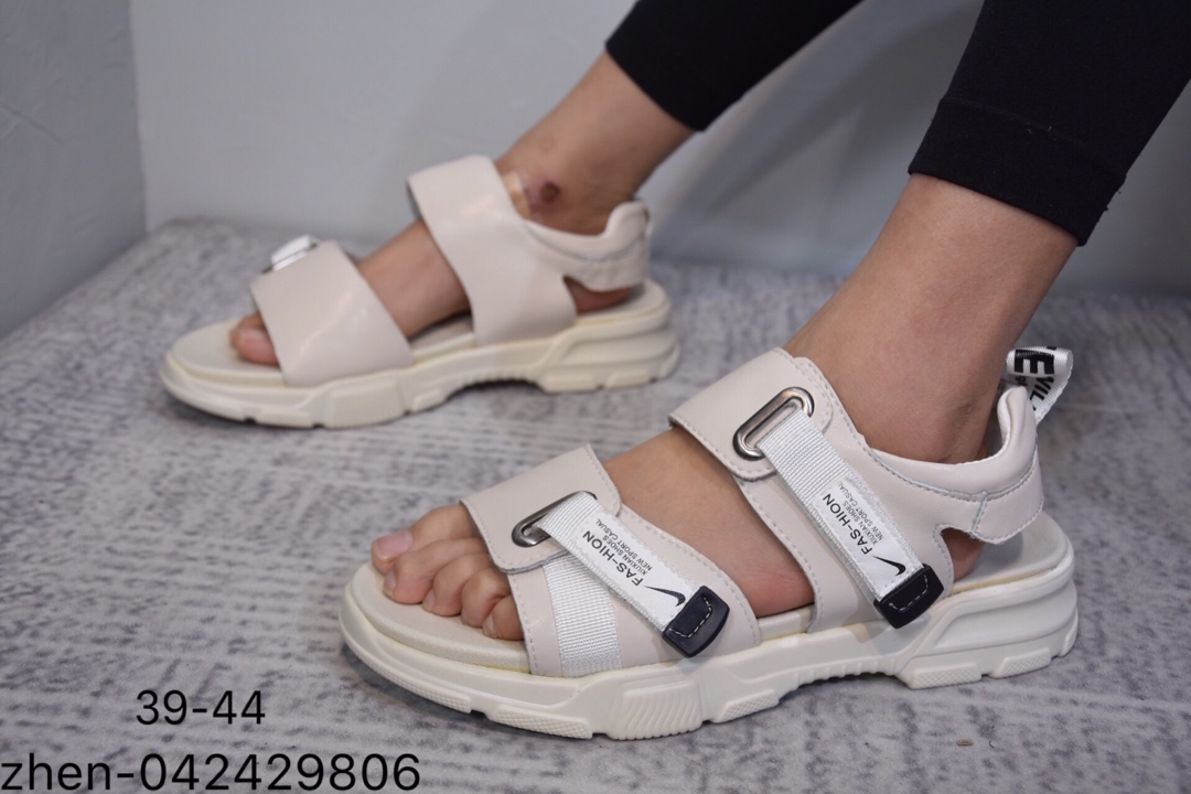 130简介：耐克NIKE AIR MAX新款男鞋夏季潮流百搭外穿凉拖鞋