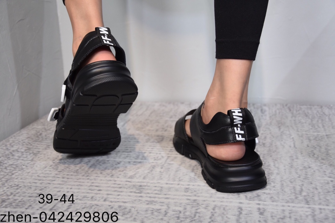 130简介：耐克NIKE AIR MAX新款男鞋夏季潮流百搭外穿凉拖鞋