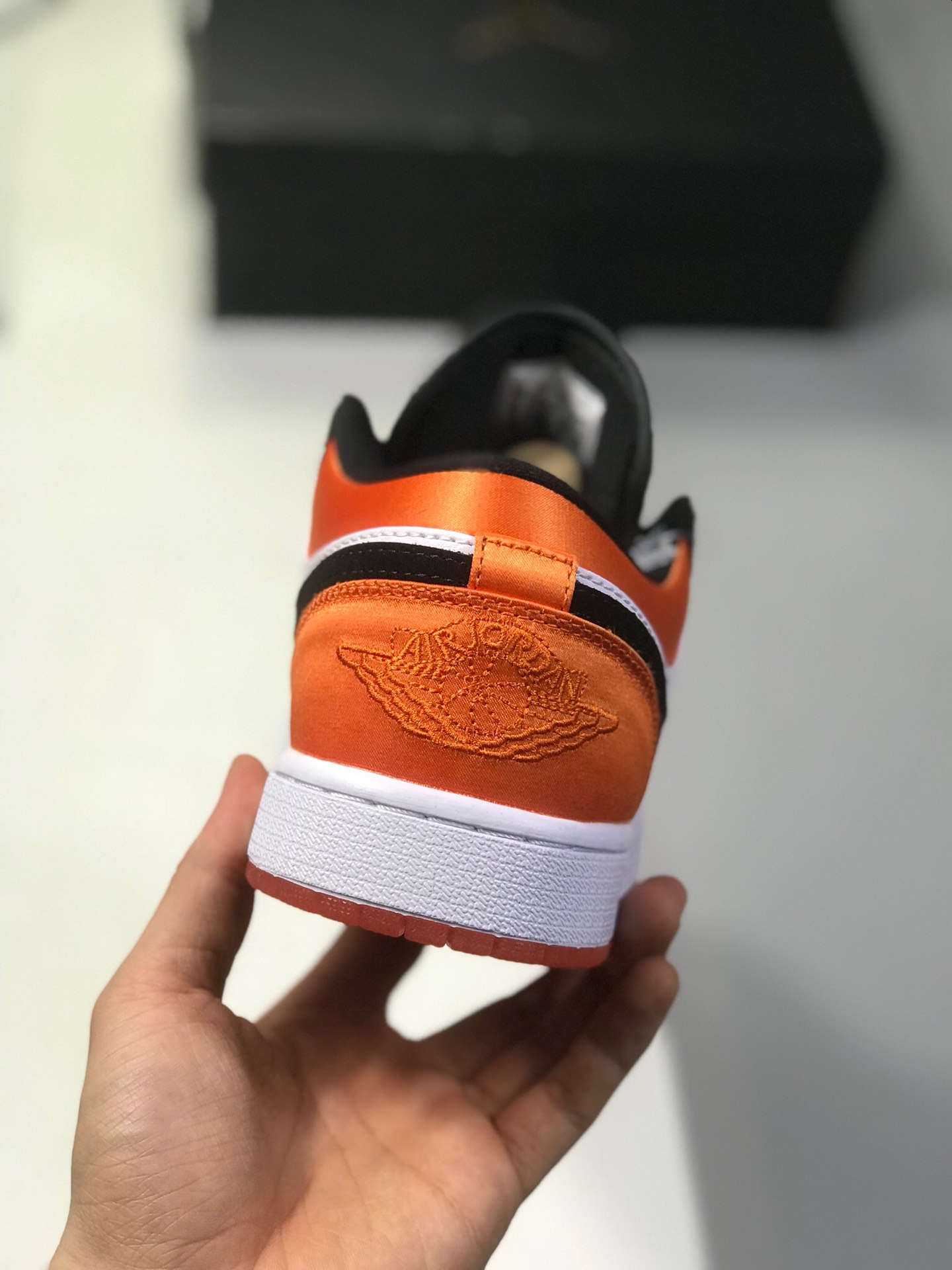 200 原盒原标 低帮扣碎  市场最高工艺# Air Jordan 1 Mid 灰白粉生胶 原装真标