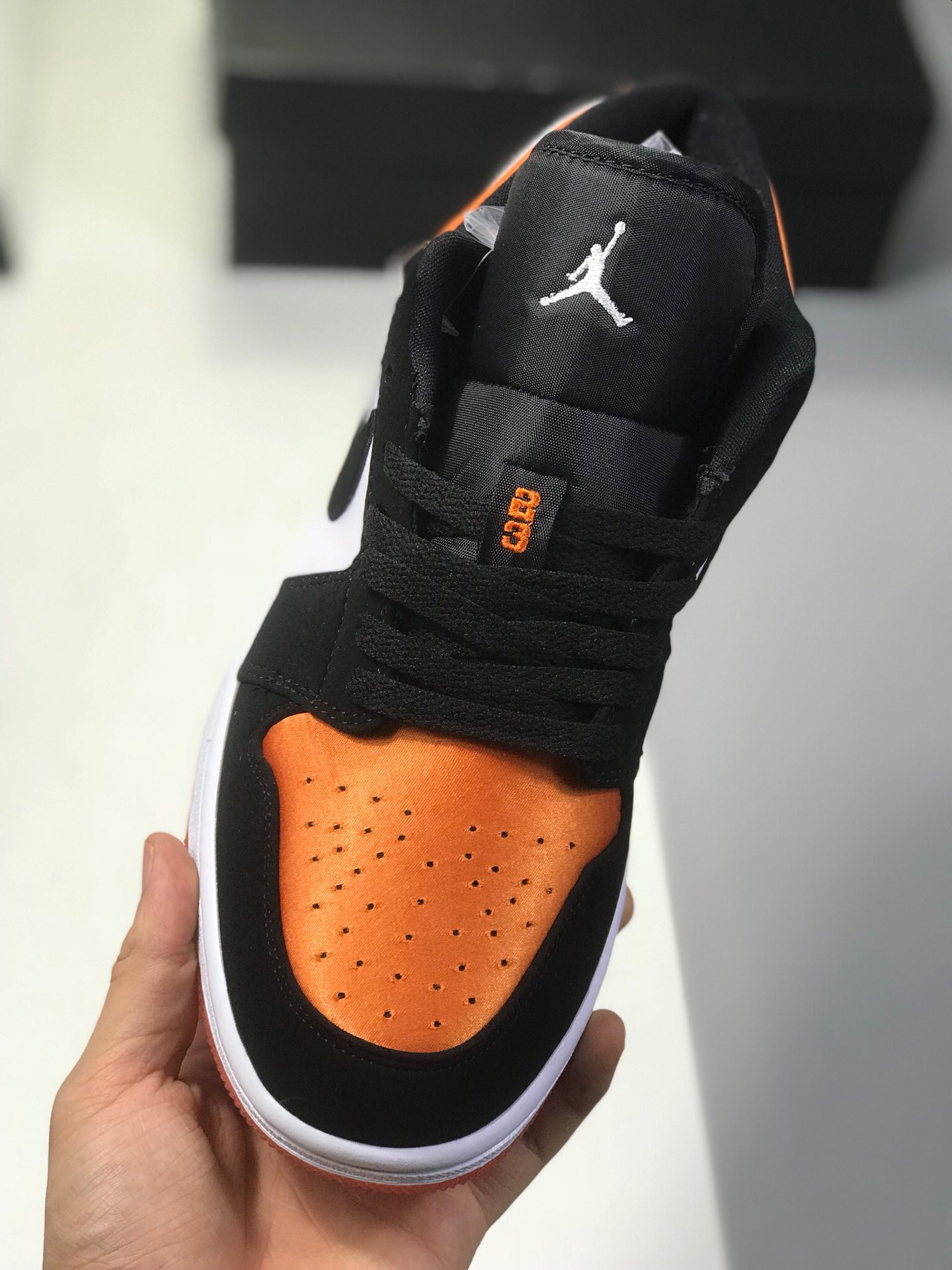 200 原盒原标 低帮扣碎  市场最高工艺# Air Jordan 1 Mid 灰白粉生胶 原装真标