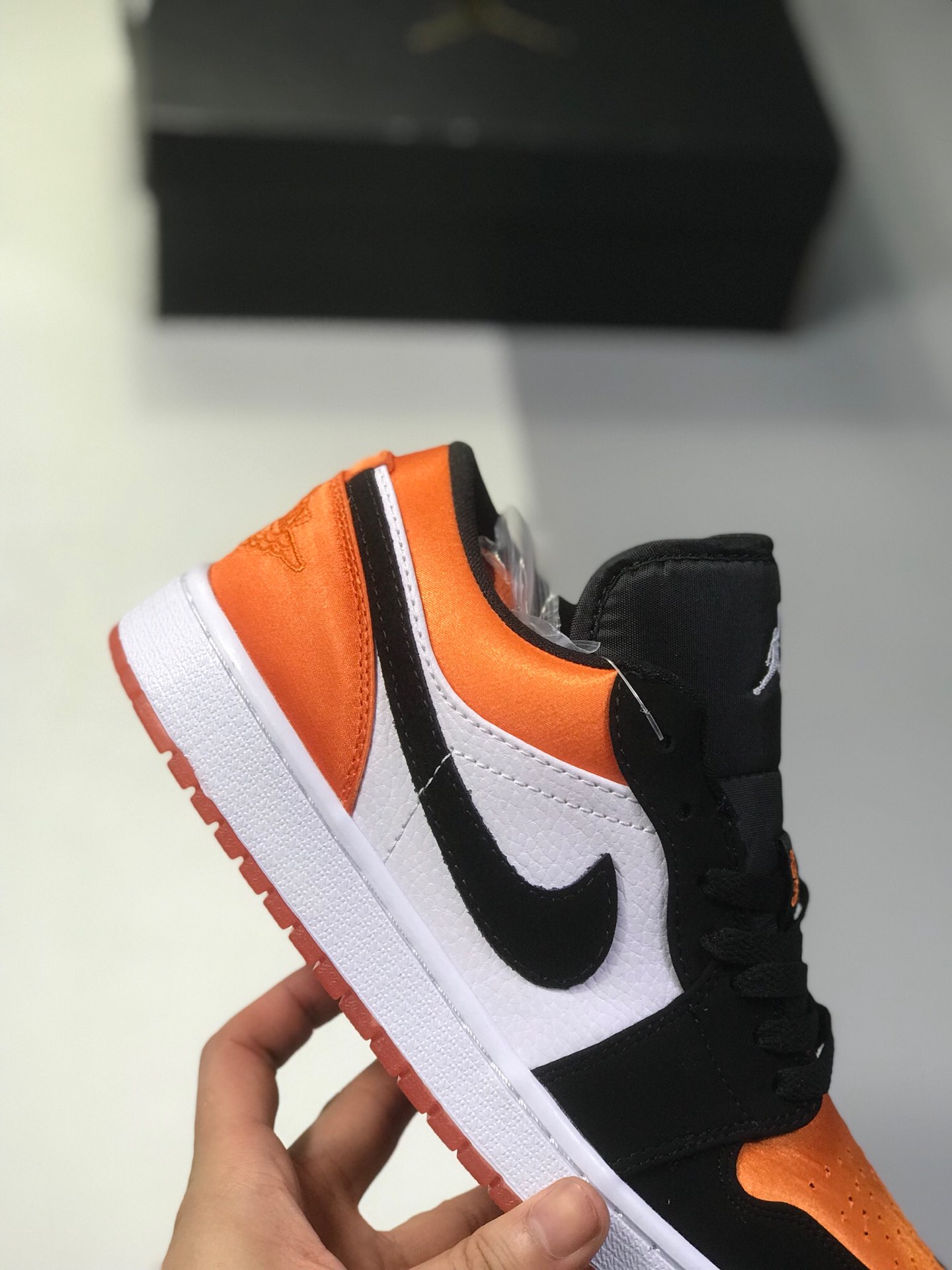 200 原盒原标 低帮扣碎  市场最高工艺# Air Jordan 1 Mid 灰白粉生胶 原装真标