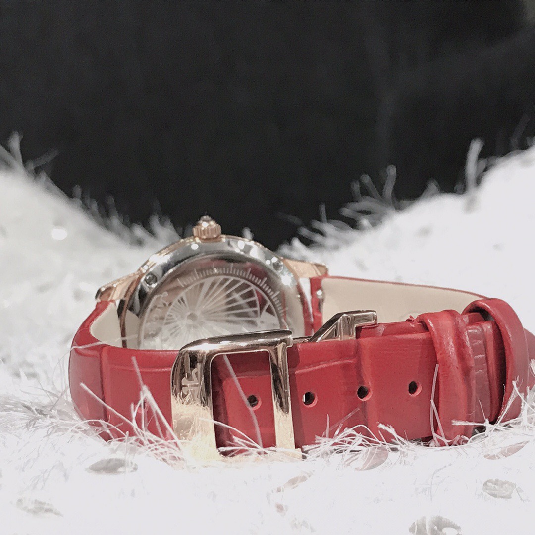 Cartier 积家约会系列复杂月相女款腕表，有皮带和钢带