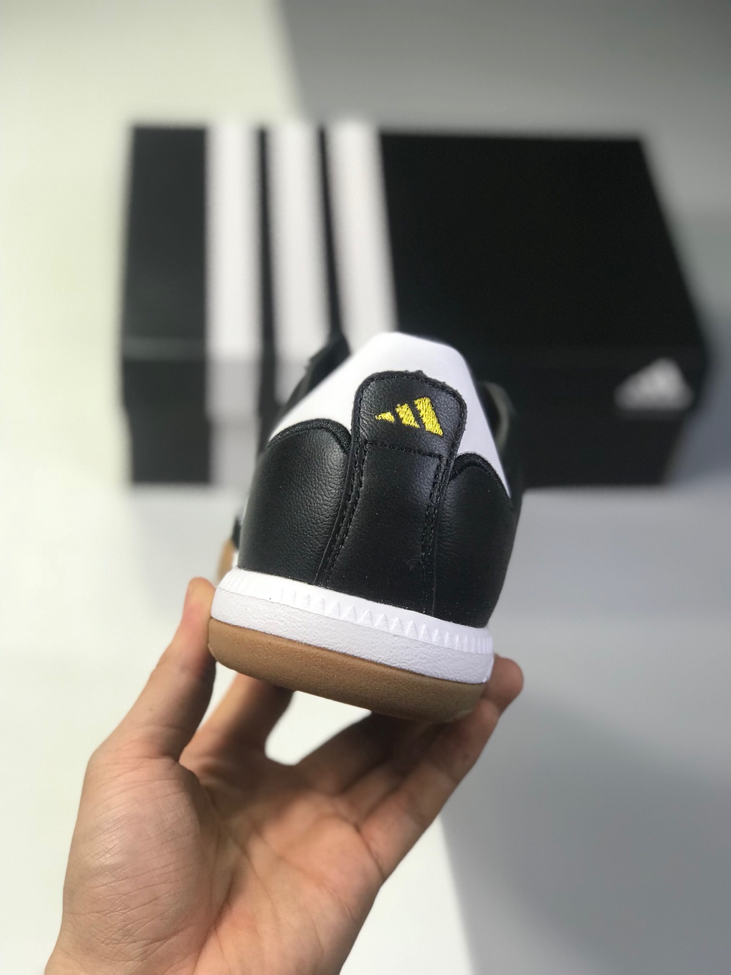 190阿迪板鞋系列 海外代购配色 Adidas 阿迪达斯 Samba Millenium 男子低帮皮面休闲运动板鞋