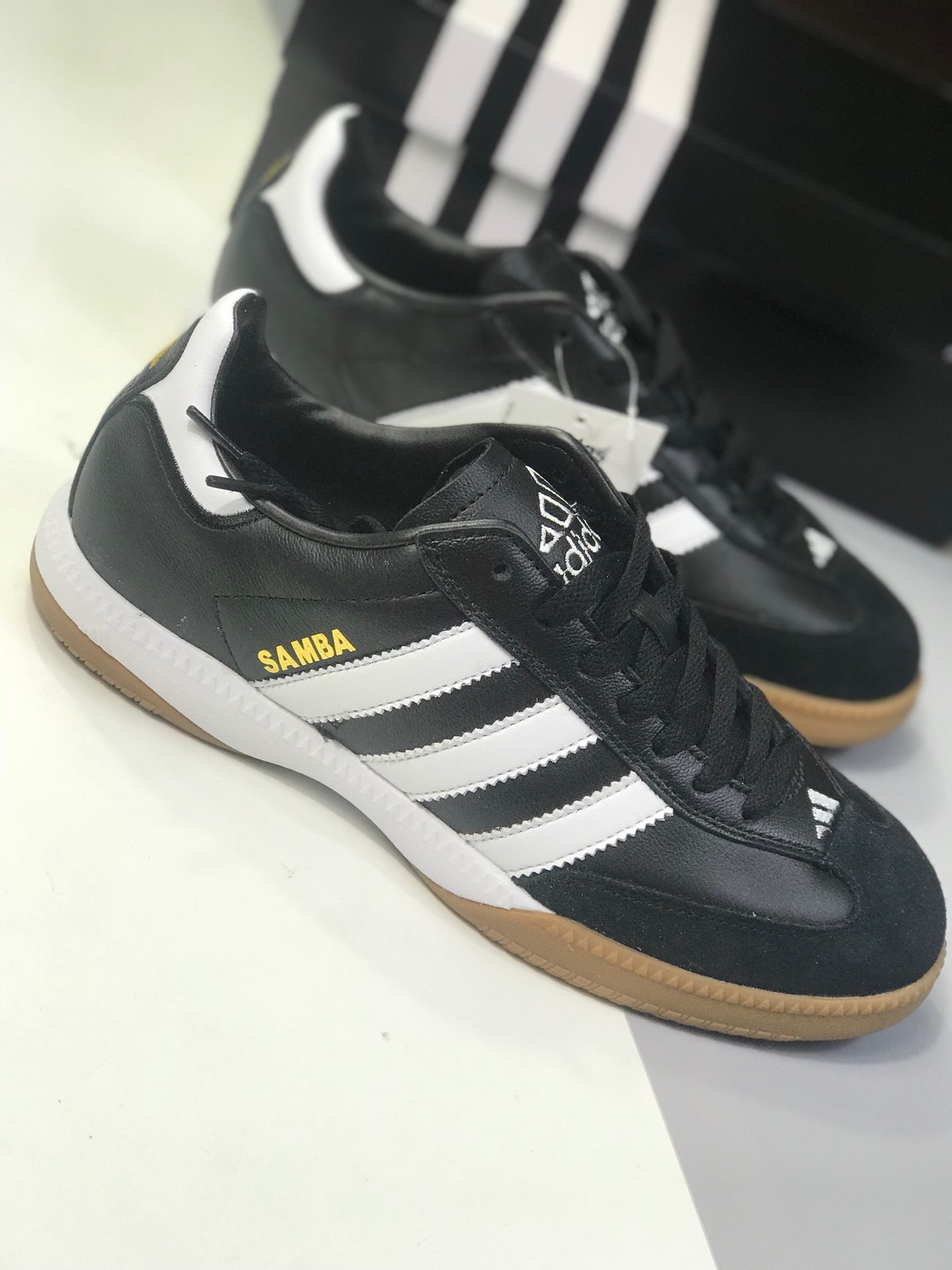 190阿迪板鞋系列 海外代购配色 Adidas 阿迪达斯 Samba Millenium 男子低帮皮面休闲运动板鞋
