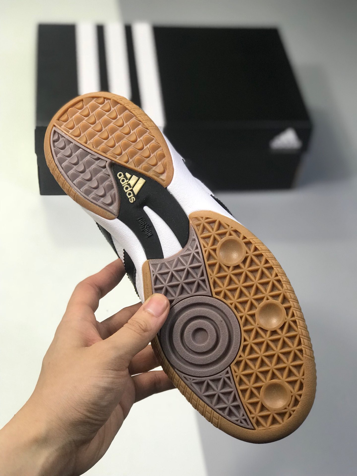 190阿迪板鞋系列 海外代购配色 Adidas 阿迪达斯 Samba Millenium 男子低帮皮面休闲运动板鞋