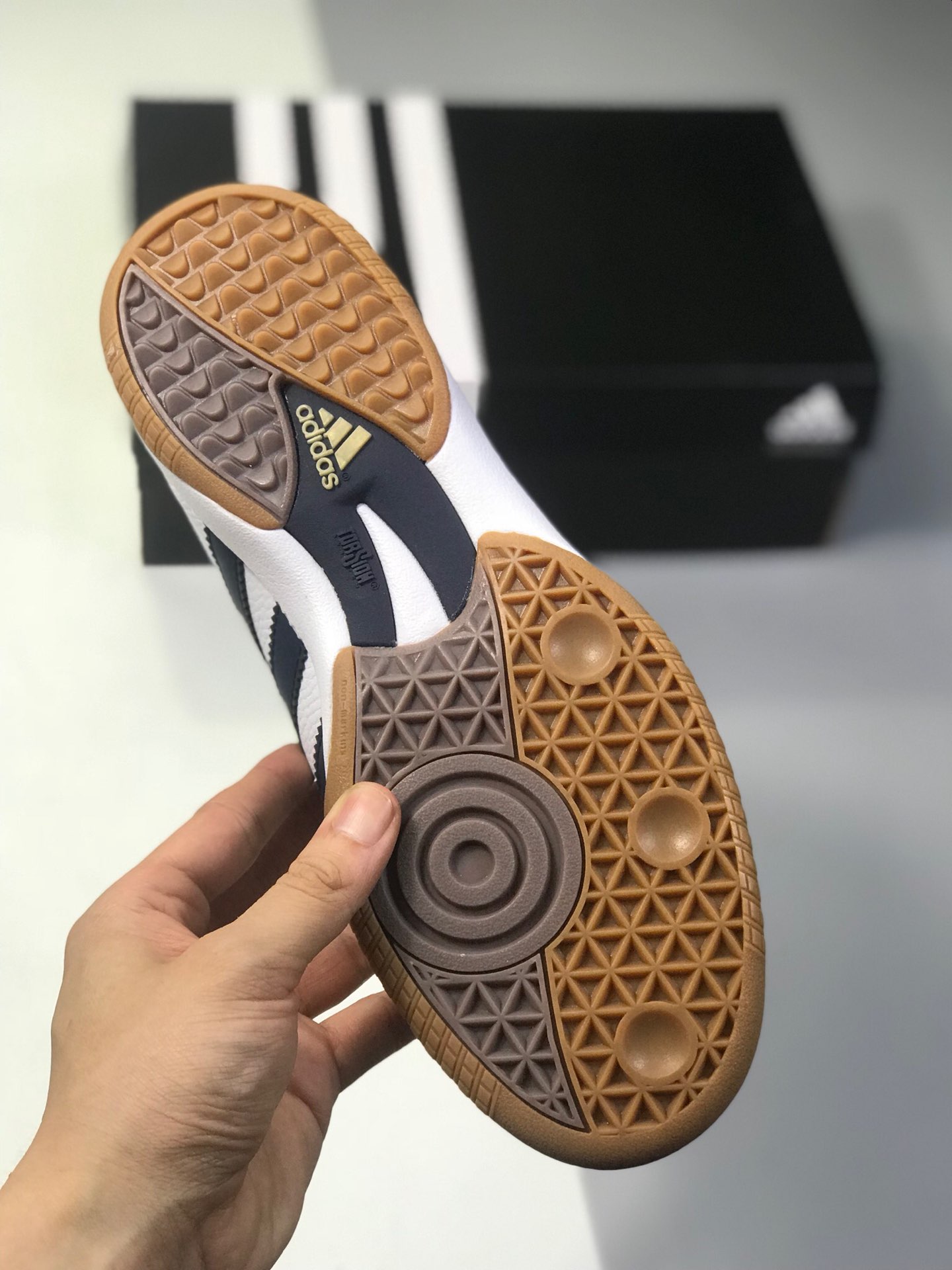 190阿迪板鞋系列 海外代购配色 Adidas 阿迪达斯 Samba Millenium 男子低帮皮面休闲运动板鞋