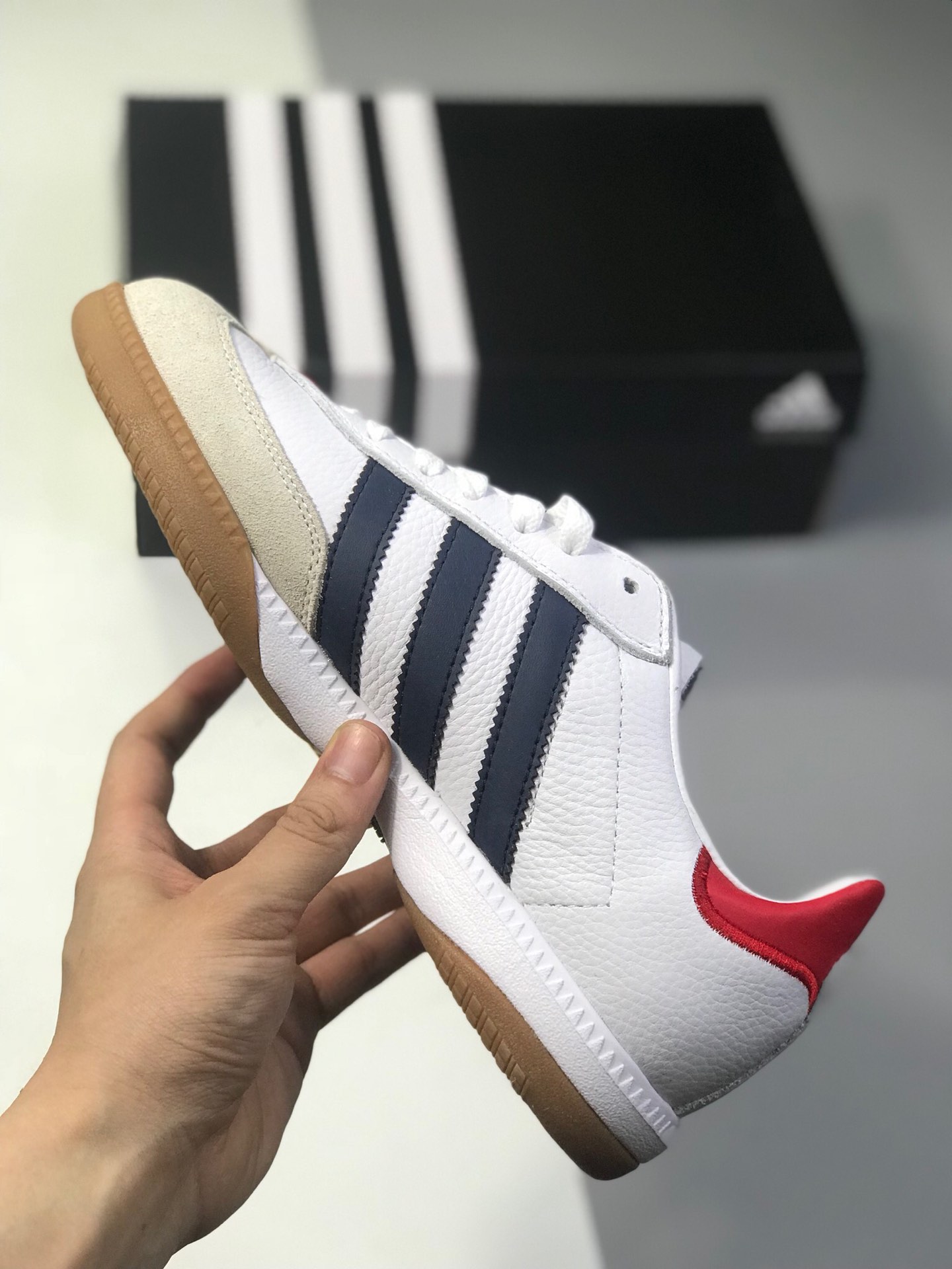 190阿迪板鞋系列 海外代购配色 Adidas 阿迪达斯 Samba Millenium 男子低帮皮面休闲运动板鞋