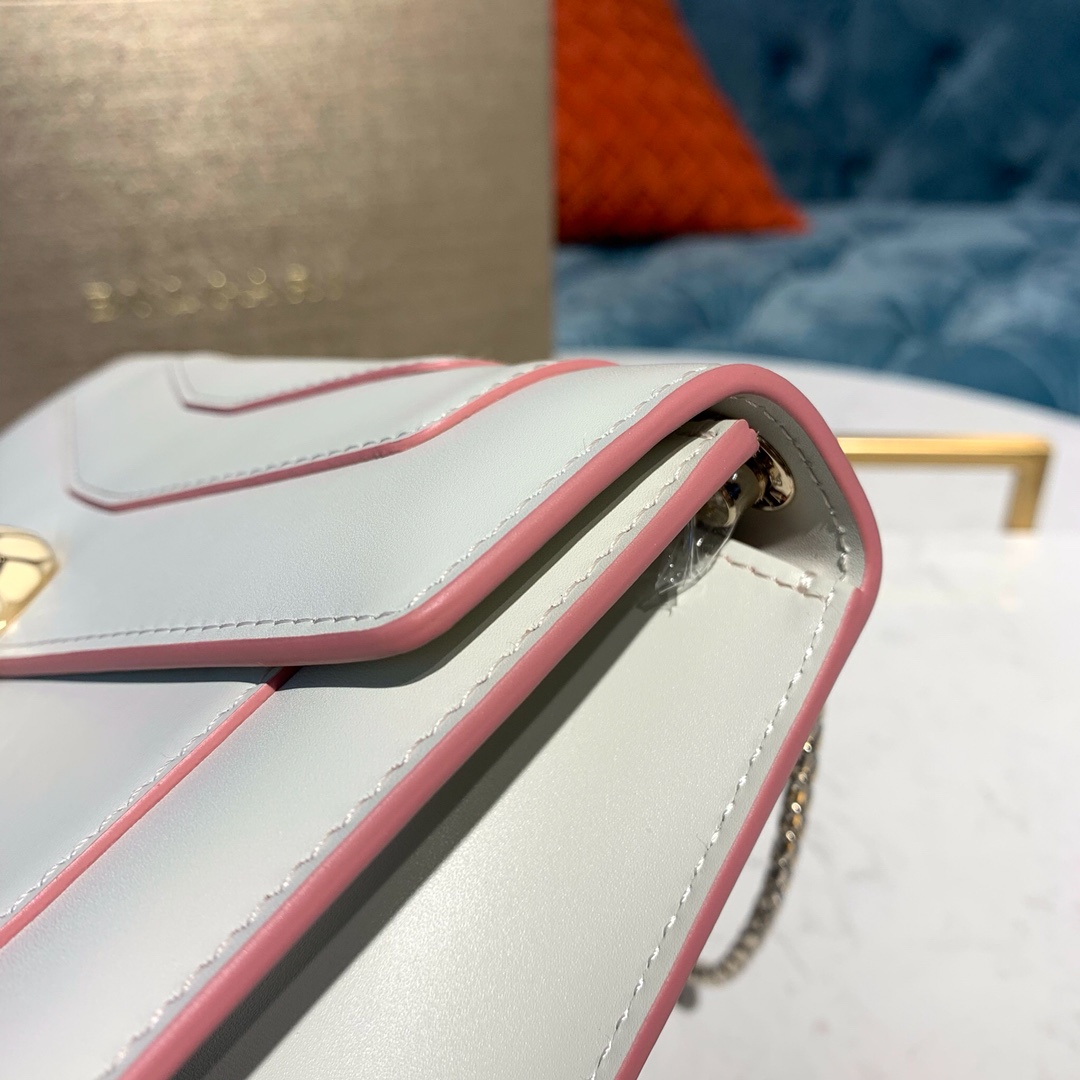 BVLGARI宝格丽进口原单牛皮斜挎包61885