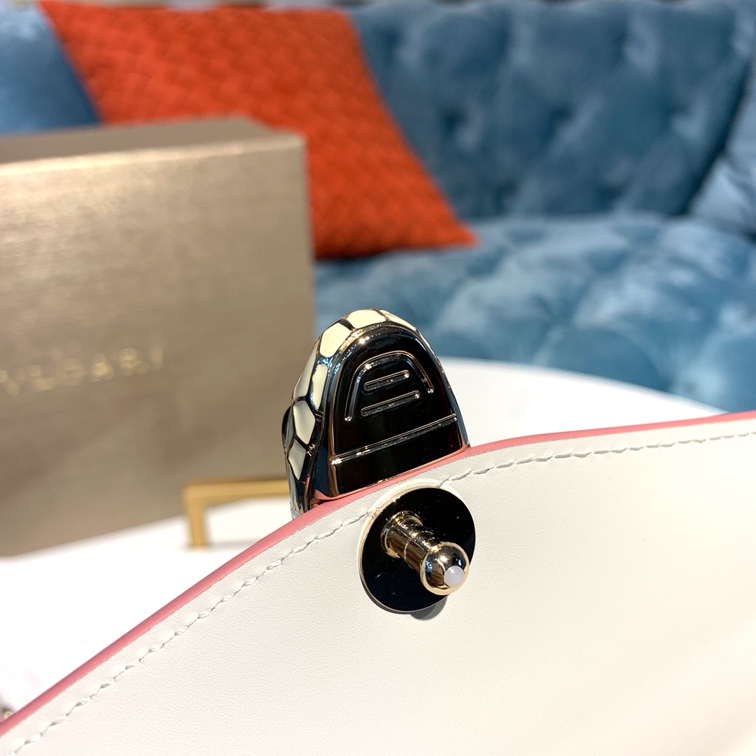 BVLGARI宝格丽进口原单牛皮斜挎包61885