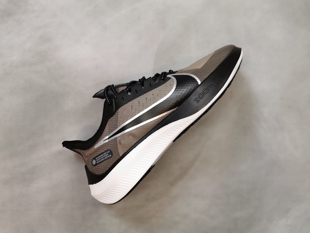 140  新品出货集万千宠爱于一身NIKE2019年度夏季最当红爆款  NIKE  ZOOM  GRAVITY 顶级超跑