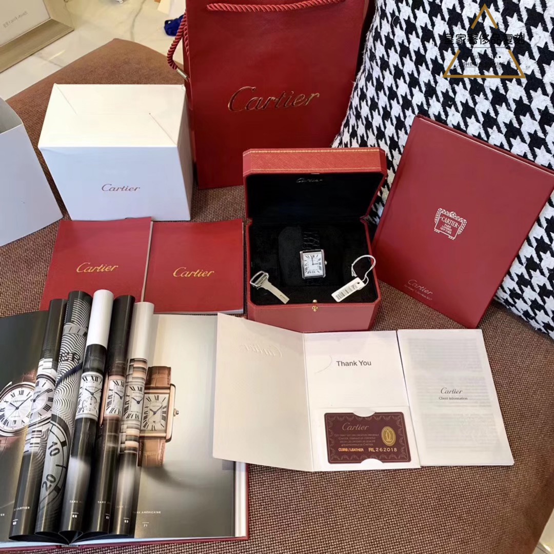Cartier 卡地亚坦克TANK SOLO鳄鱼皮腕表 认准1表2卡标配 可替换表带 蓝色宝石 剑形蓝钢针 磨砂表扣 出席重要场合都 的单品 稳重又