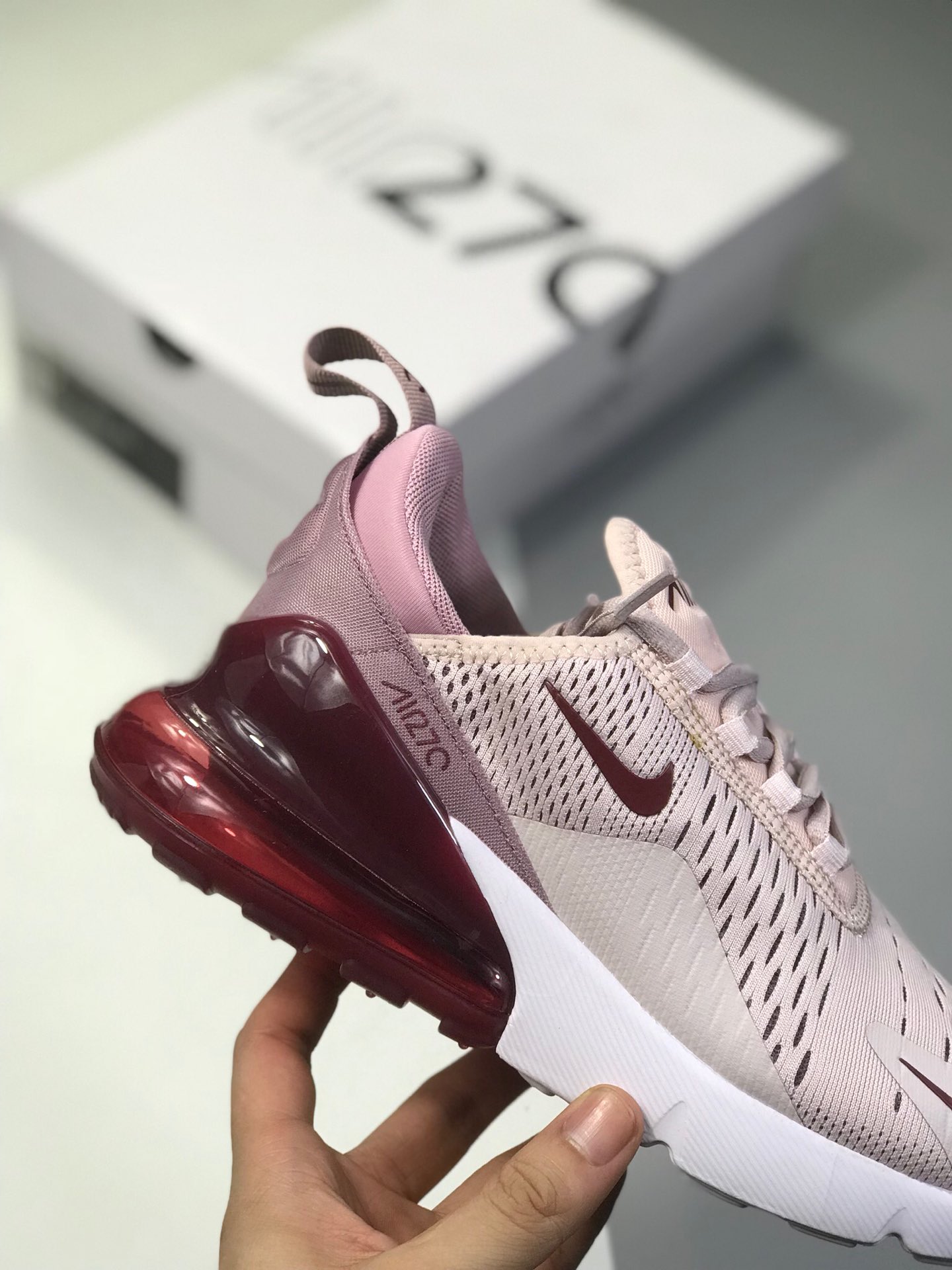 160公司级 耐克 Nike Air Max 270 公司级半掌气垫 采用大网贾卡网面制作鞋面 使整双鞋子更富有层次感！货号：AH8050-601