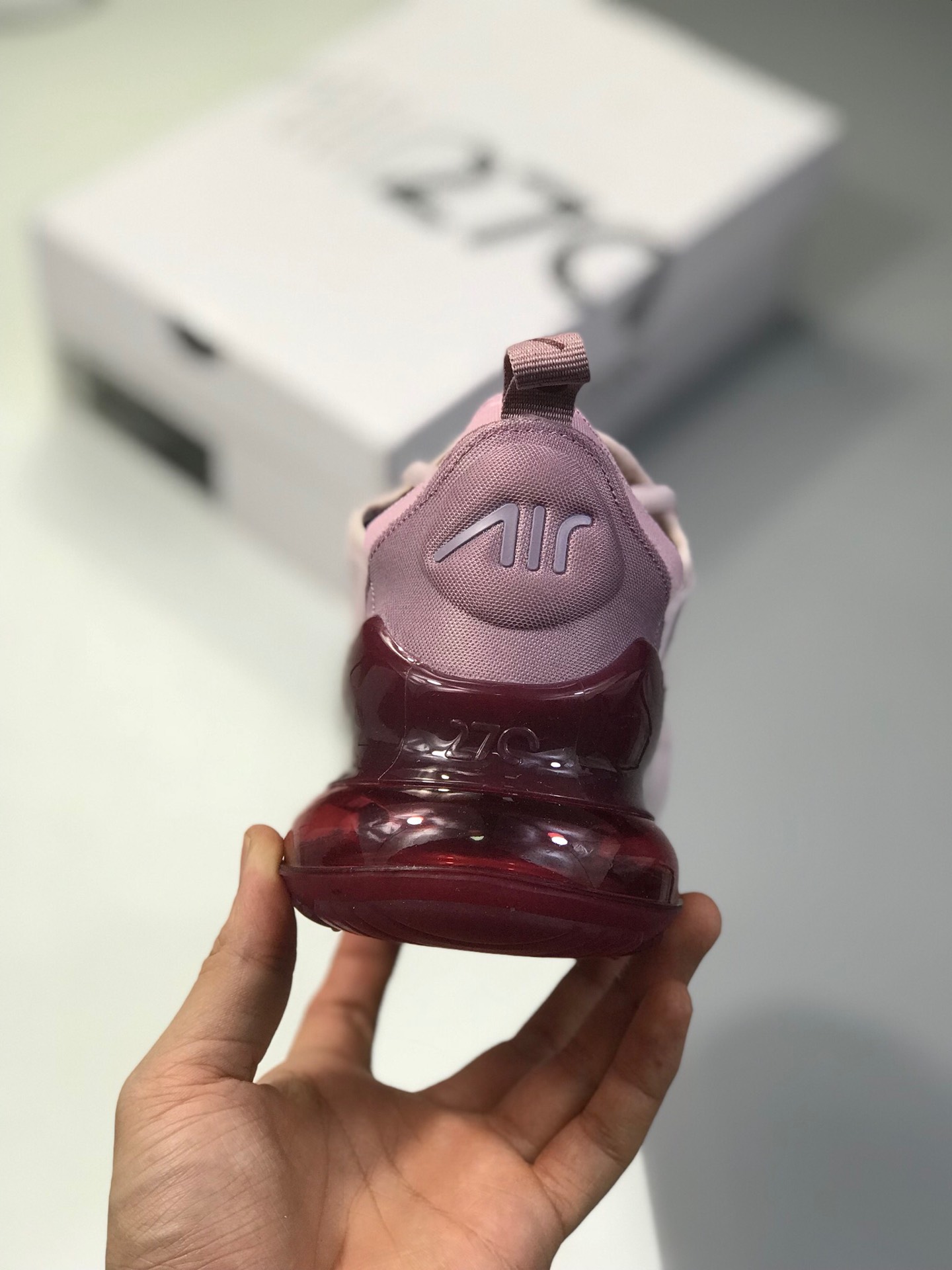 160公司级 耐克 Nike Air Max 270 公司级半掌气垫 采用大网贾卡网面制作鞋面 使整双鞋子更富有层次感！货号：AH8050-601