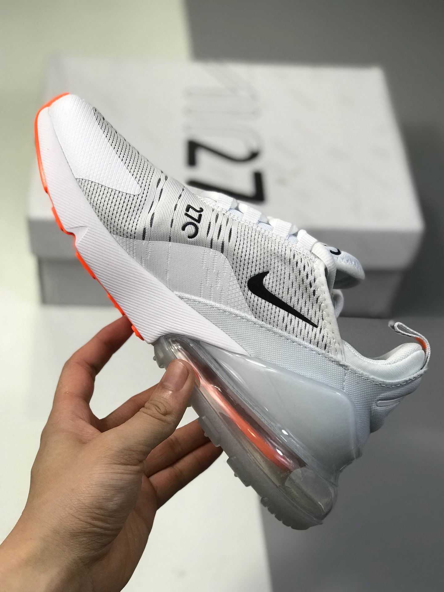 160公司级 耐克 Nike Air Max 270 公司级半掌气垫 采用大网贾卡网面制作鞋面 使整双鞋子更富有层次感！货号：AH8050-601