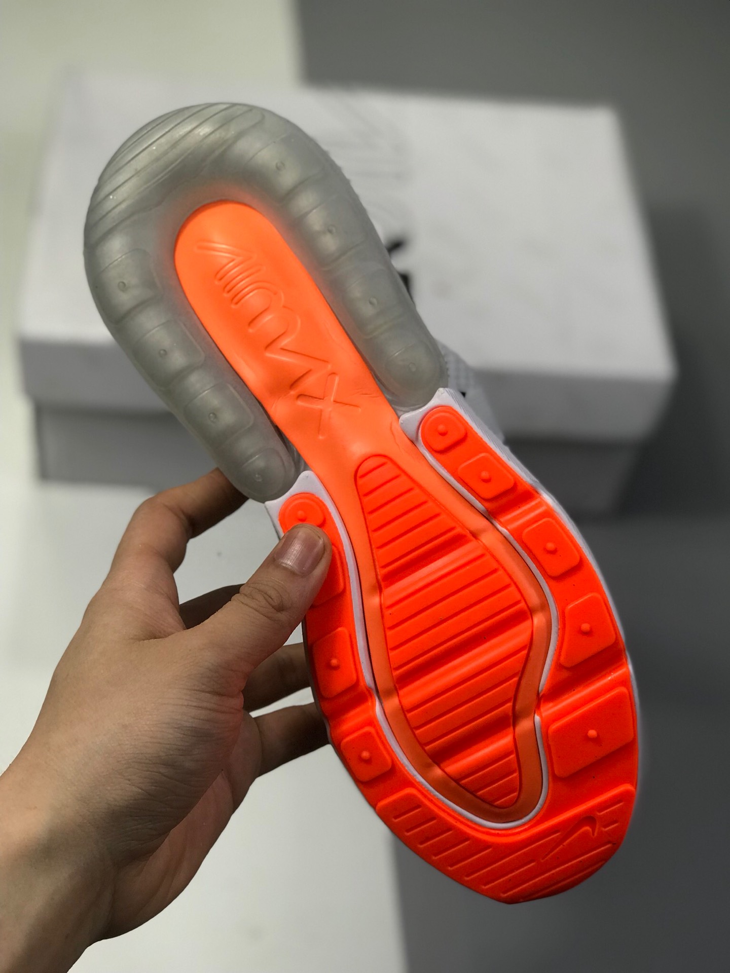 160公司级 耐克 Nike Air Max 270 公司级半掌气垫 采用大网贾卡网面制作鞋面 使整双鞋子更富有层次感！货号：AH8050-601