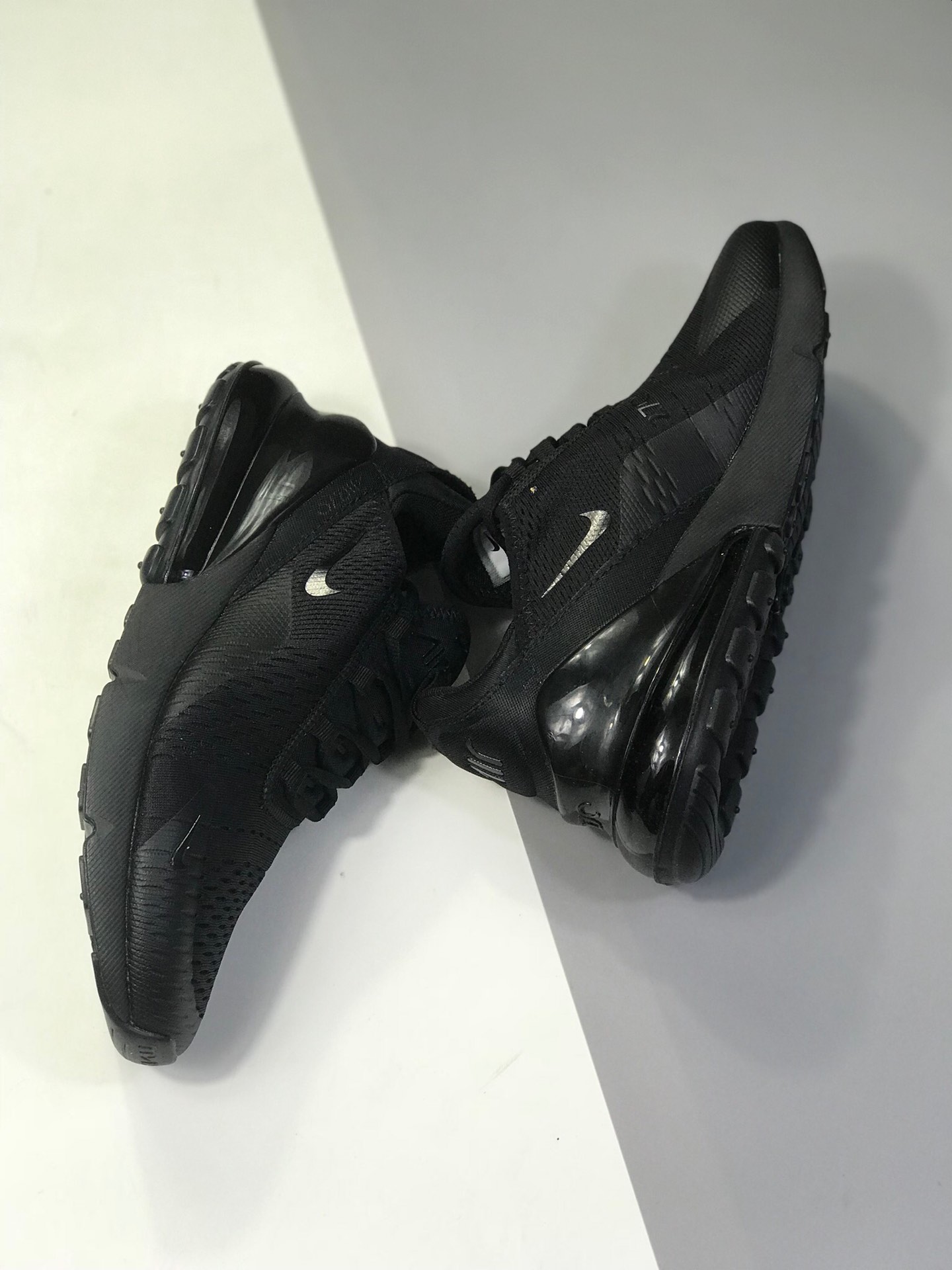 160公司级 耐克 Nike Air Max 270 公司级半掌气垫 采用大网贾卡网面制作鞋面 使整双鞋子更富有层次感！货号：AH8050-601