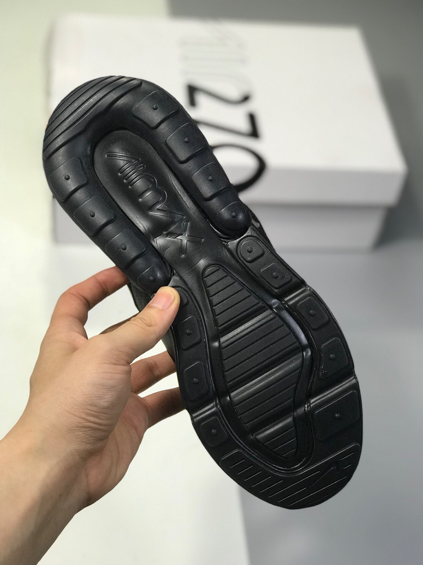 160公司级 耐克 Nike Air Max 270 公司级半掌气垫 采用大网贾卡网面制作鞋面 使整双鞋子更富有层次感！货号：AH8050-601