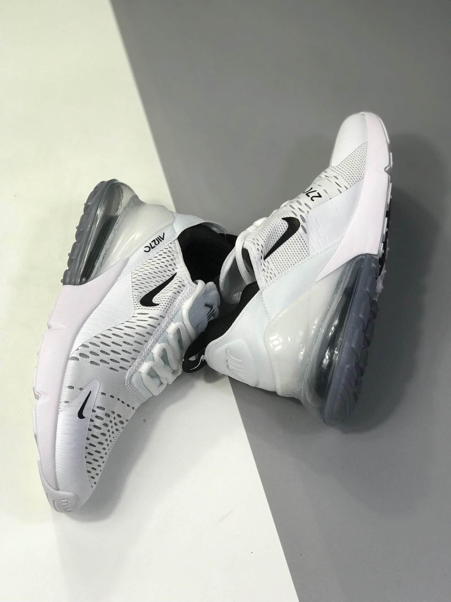 160公司级 耐克 Nike Air Max 270 公司级半掌气垫 采用大网贾卡网面制作鞋面 使整双鞋子更富有层次感！货号：AH8050-601