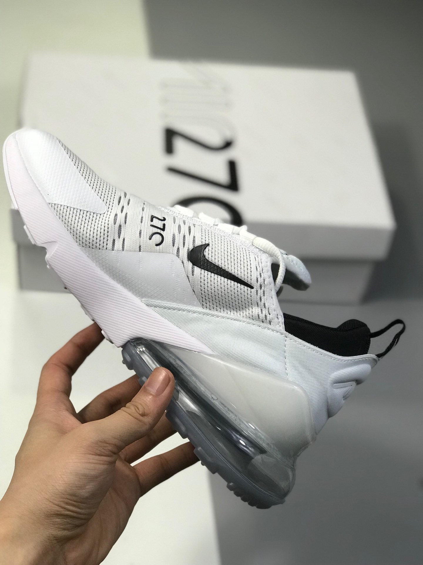 160公司级 耐克 Nike Air Max 270 公司级半掌气垫 采用大网贾卡网面制作鞋面 使整双鞋子更富有层次感！货号：AH8050-601