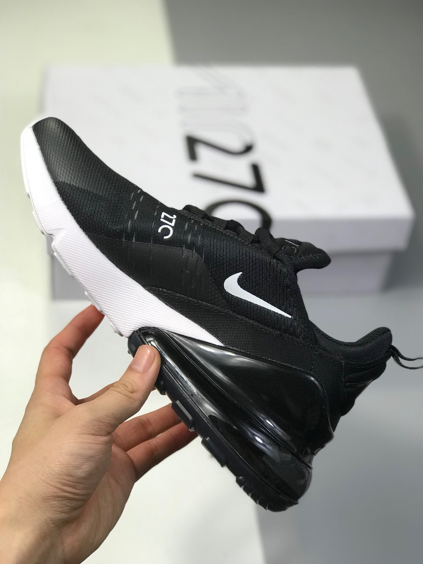160公司级 耐克 Nike Air Max 270 公司级半掌气垫 采用大网贾卡网面制作鞋面 使整双鞋子更富有层次感！货号：AH8050-601