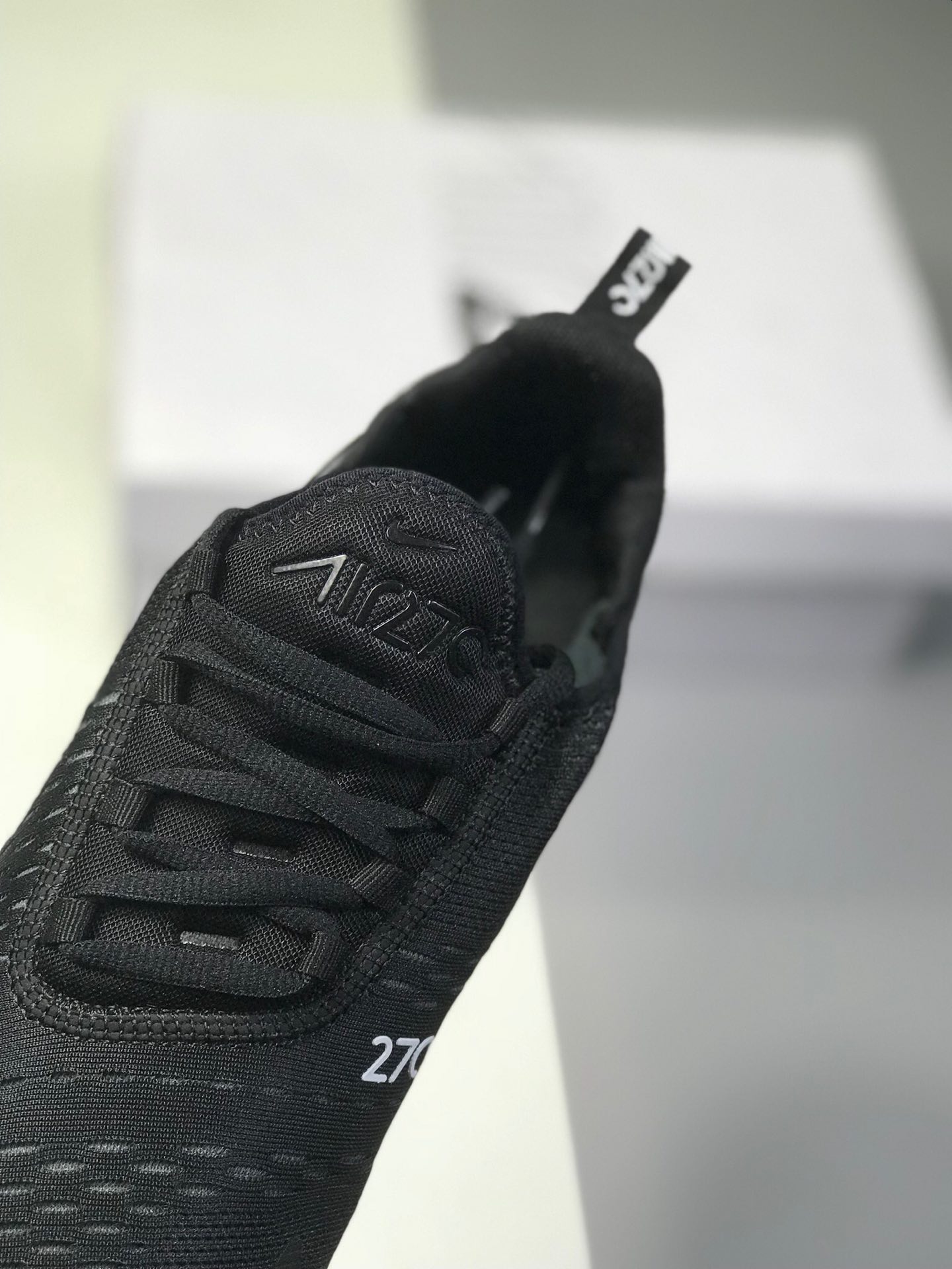 160公司级 耐克 Nike Air Max 270 公司级半掌气垫 采用大网贾卡网面制作鞋面 使整双鞋子更富有层次感！货号：AH8050-601