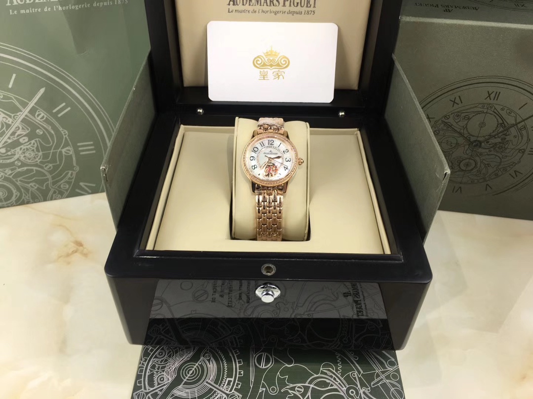 Cartier 皇家 积家约会系列飞轮女款腕表