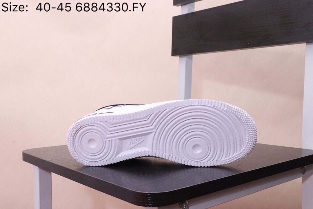 150耐克 Nike Air Force 1   内置全掌气垫 耐克 空军一号 低帮  头层皮 个性涂鸦印花 透气冲孔皮面 夏季透气休闲经典板鞋 款号 AJ7747 6884330