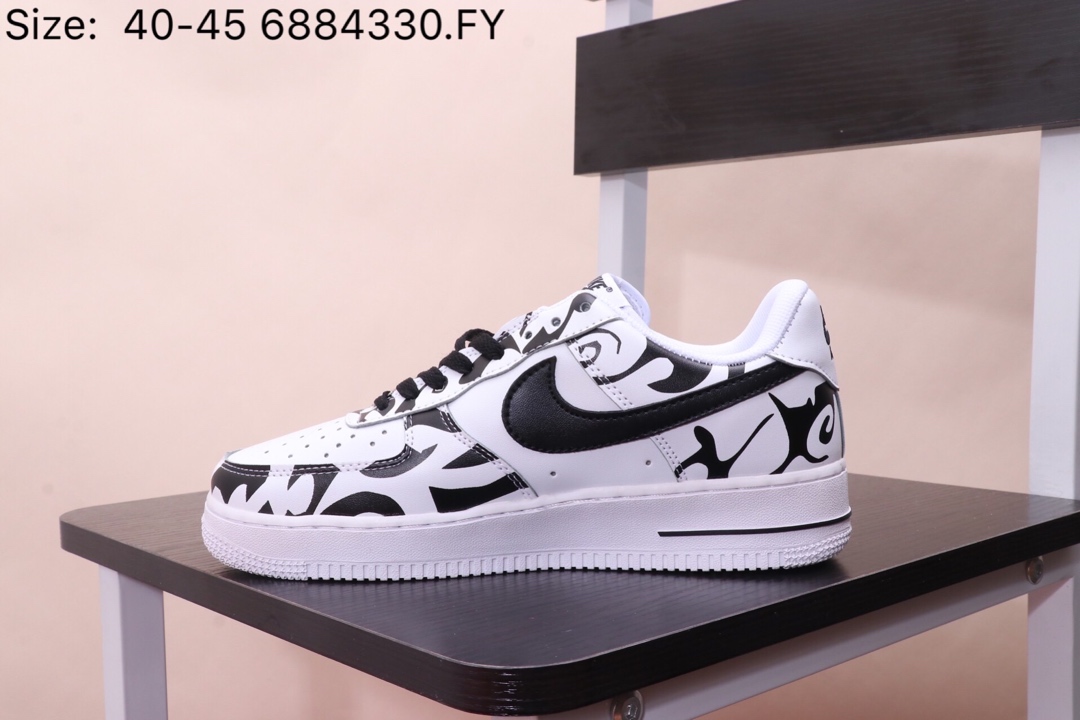 150耐克 Nike Air Force 1   内置全掌气垫 耐克 空军一号 低帮  头层皮 个性涂鸦印花 透气冲孔皮面 夏季透气休闲经典板鞋 款号 AJ7747 6884330