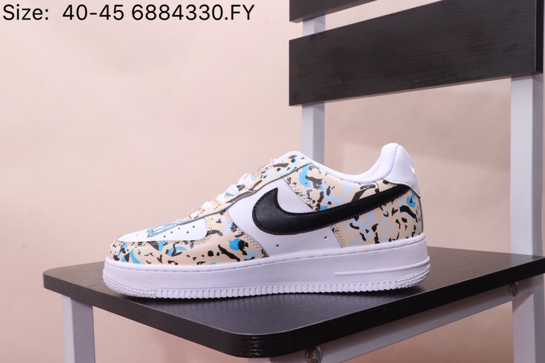 150耐克 Nike Air Force 1   内置全掌气垫 耐克 空军一号 低帮  头层皮 个性涂鸦印花 透气冲孔皮面 夏季透气休闲经典板鞋 款号 AJ7747 6884330