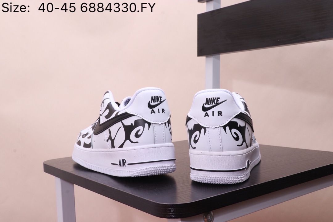 150 耐克 Nike Air Force 1   内置全掌气垫 耐克 空军一号 低帮  头层皮 个性涂鸦印花 透气冲孔皮面 夏季透气休闲经典板鞋 款号 AJ7747 6884330