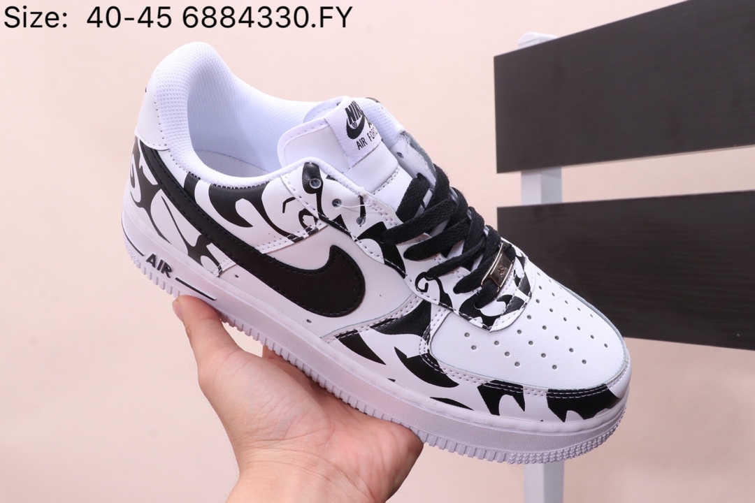 150 耐克 Nike Air Force 1   内置全掌气垫 耐克 空军一号 低帮  头层皮 个性涂鸦印花 透气冲孔皮面 夏季透气休闲经典板鞋 款号 AJ7747 6884330
