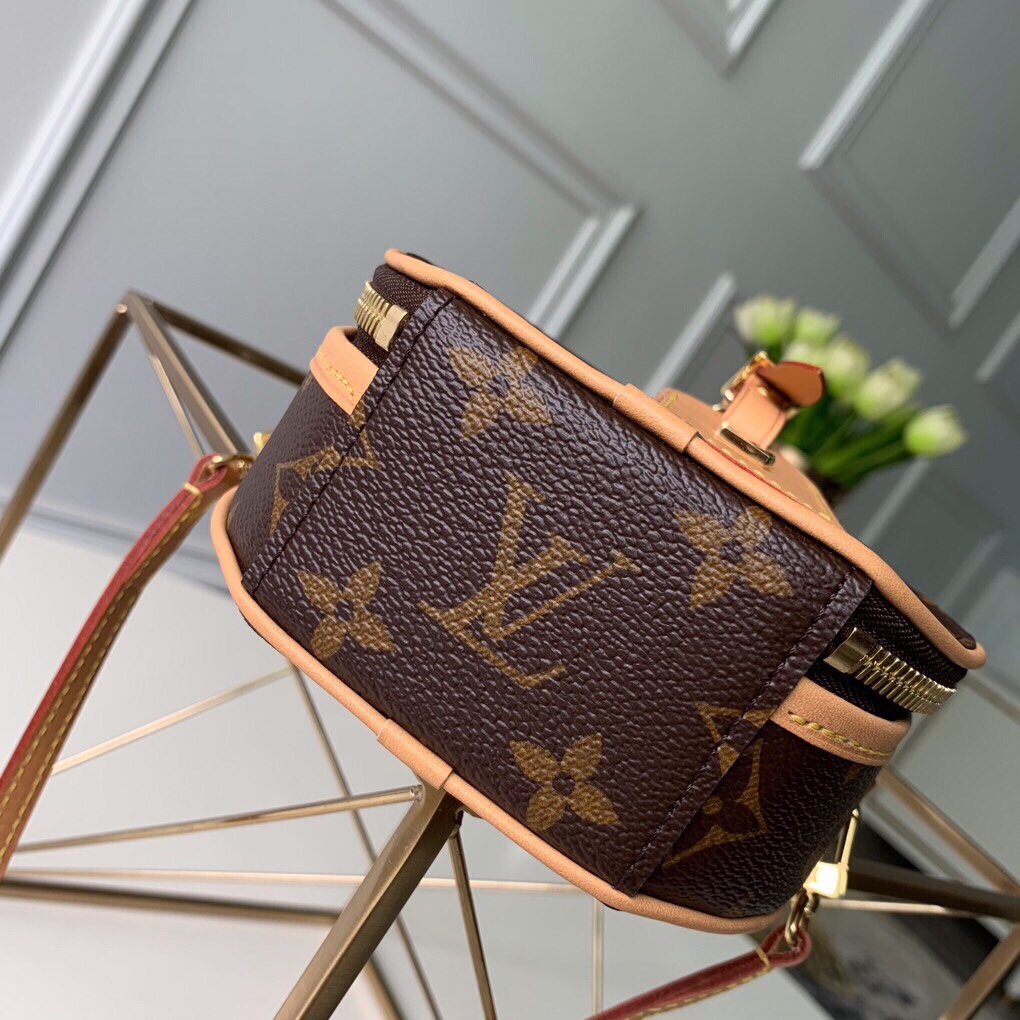 M44699 LV BOITE CHAPEAU 迷你包