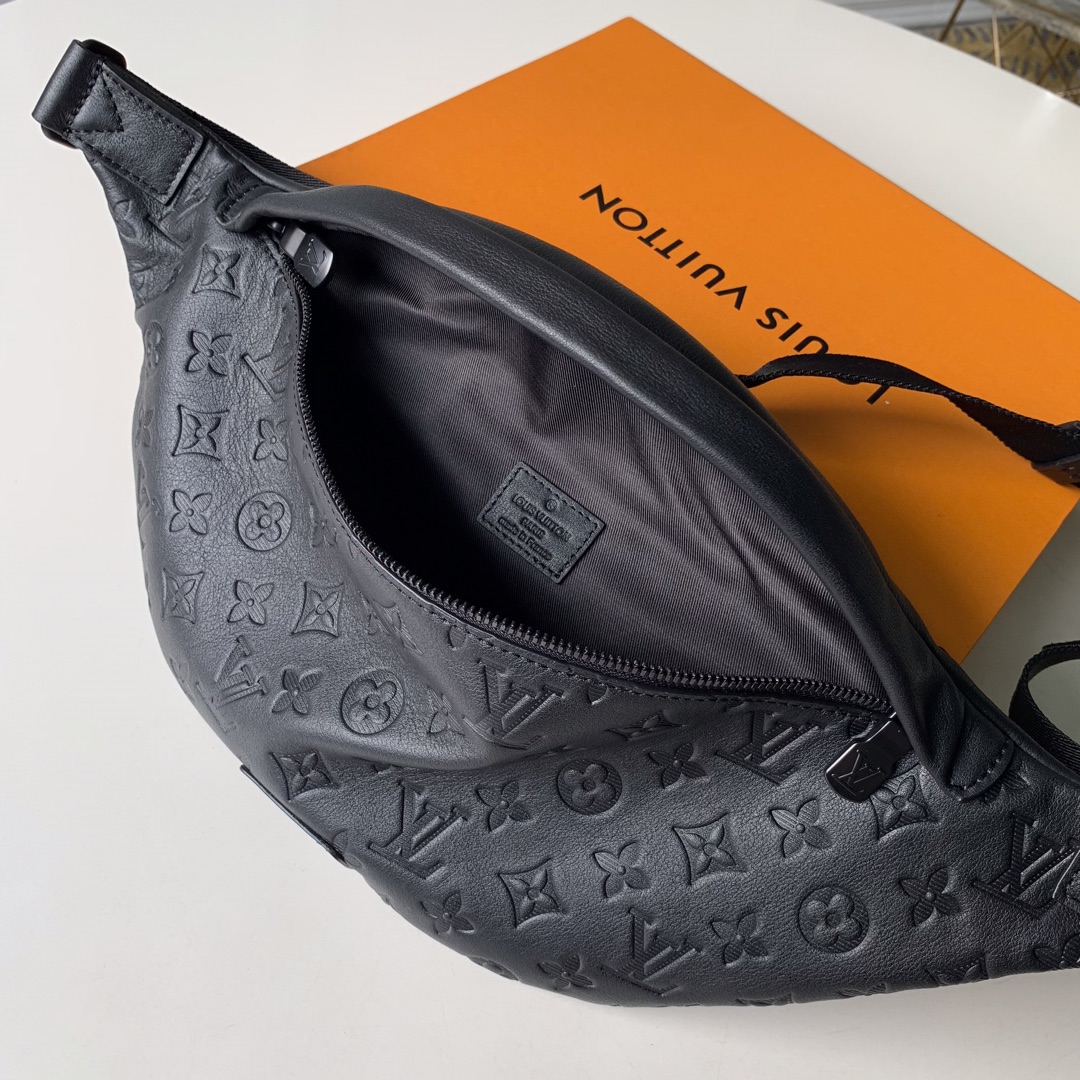 Louis Vuitton LV Discovery Bumbag M44388