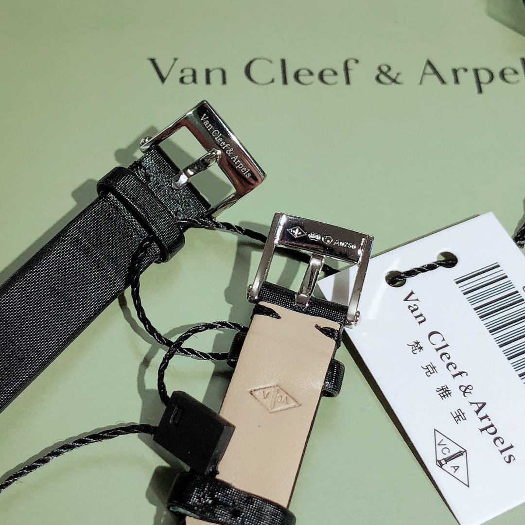 梵克雅宝-VanCleefArpelsAlhambra系列腕表继续沿袭梵克雅宝的标志性图案散发恒久隽永的
