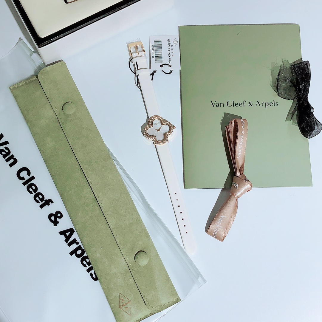 梵克雅宝-VanCleefArpelsAlhambra系列腕表继续沿袭梵克雅宝的标志性图案散发恒久隽永的
