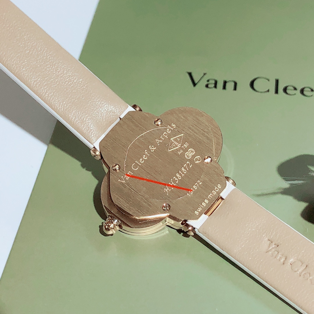 梵克雅宝-VanCleefArpelsAlhambra系列腕表继续沿袭梵克雅宝的标志性图案散发恒久隽永的