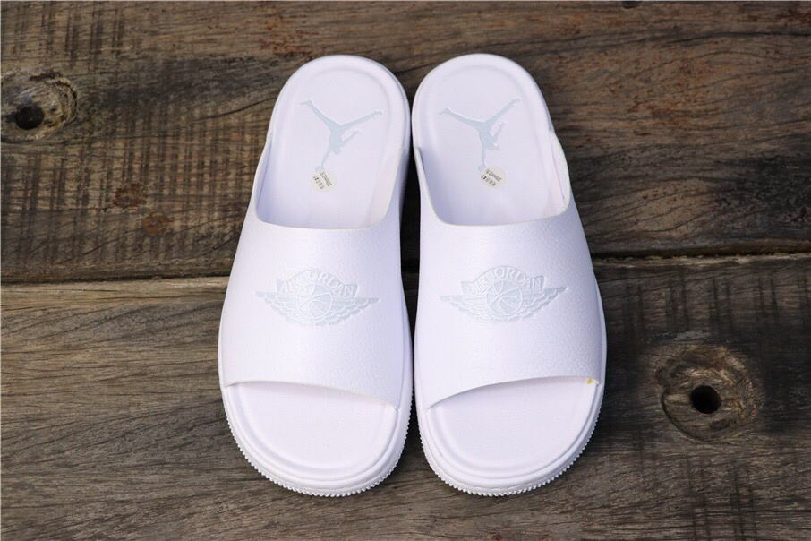 110乔丹/Air Jordan AJ1 aj1 乔丹1代 乔1 乔丹1代拖鞋系列 Air Jordan Modero 1 AO9919-200